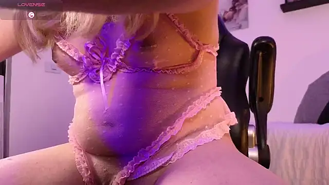 Snapshot of meloddysky chatting on 01-17-25, 05:19 meloddysky online show from 01-17-25, 05:19