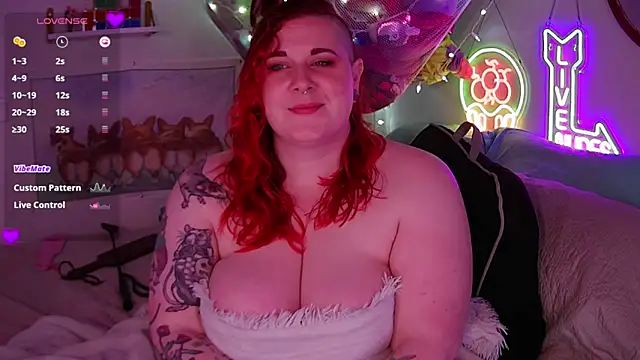 opalreigning online show from 10-31-25, 08:15