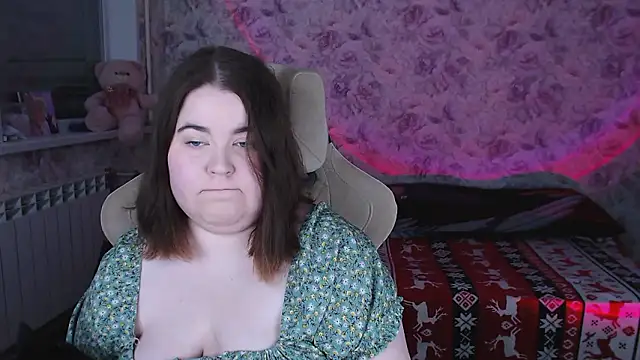 Estelle Hicks online show from 03-09-26, 06:34