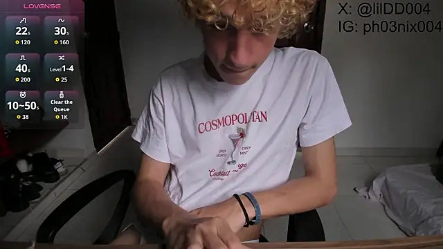 Snapshot of Danni_boy chatting on 02-14-26, 08:38 Danni boy online show from 02-14-26, 08:38