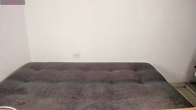 Snapshot of Danni_boy chatting on 06-11-26, 11:14 Danni boy online show from 06-11-26, 11:14