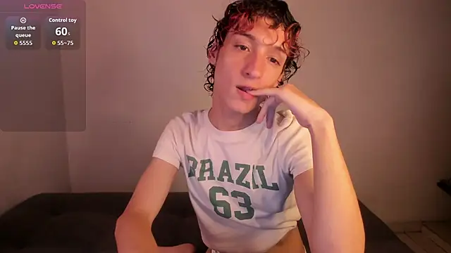Snapshot of Danni_boy chatting on 08-02-26, 10:08 Danni boy online show from 08-02-26, 10:08
