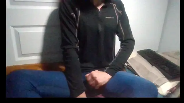 Snapshot of slendt94 chatting on 10-15-25, 08:14 slendt94 online show from 10-15-25, 08:14