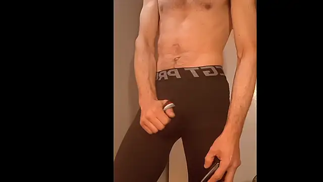 Snapshot of slendt94 chatting on 10-19-25, 10:27 slendt94 online show from 10-19-25, 10:27