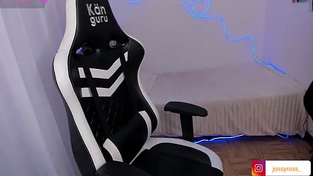 Victoryyy  online show from 11-14-25, 08:40