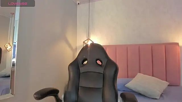 SUNNYCYRUS online show from 11-01-25, 12:40