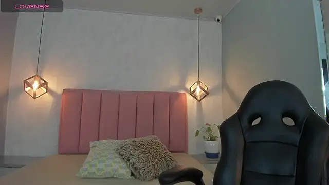 SUNNYCYRUS online show from 11-11-25, 12:38