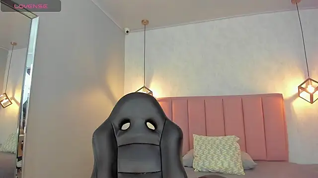 SUNNYCYRUS online show from 03-16-26, 12:53