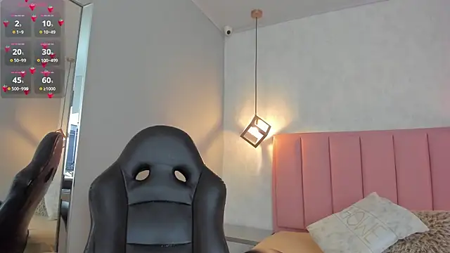 SUNNYCYRUS online show from 04-12-26, 12:43