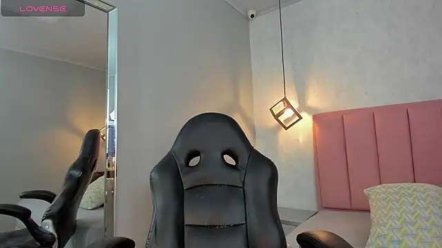 SUNNYCYRUS online show from 04-22-26, 12:50