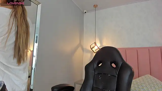 SUNNYCYRUS online show from 05-28-26, 12:57