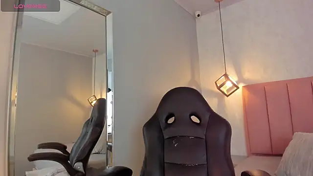 SUNNYCYRUS online show from 05-30-26, 12:57