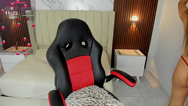 SUNNYCYRUS online show from 06-22-26, 01:30