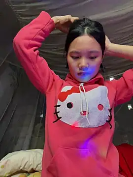 Snapshot of Be-MyMy chatting on 12-24-24, 09:39 Be-MyMy online show from 12-24-24, 09:39