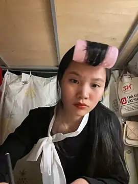 Snapshot of Be-MyMy chatting on 02-07-25, 10:19 Be-MyMy online show from 02-07-25, 10:19