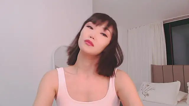 Snapshot of TumiLio chatting on 12-17-24, 03:49 TumiLio online show from 12-17-24, 03:49