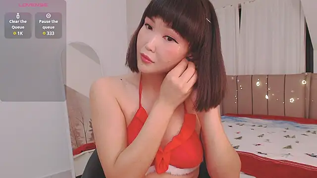 Snapshot of TumiLio chatting on 12-25-24, 04:33 TumiLio online show from 12-25-24, 04:33