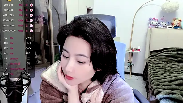 FeiFei-babe online show from 02-19-25, 08:41