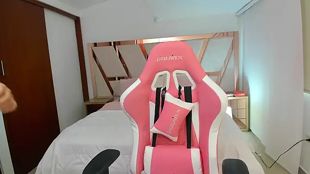 emma lopes online show from 04-07-26, 09:37