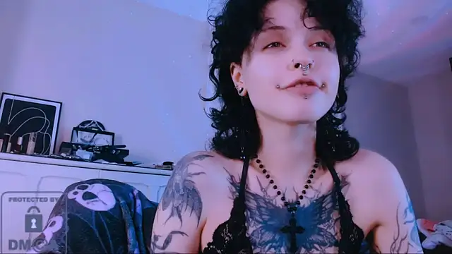 Snapshot of NaughtyLittleFox chatting on 06-15-26, 04:47 NaughtyLittleFox online show from 06-15-26, 04:47