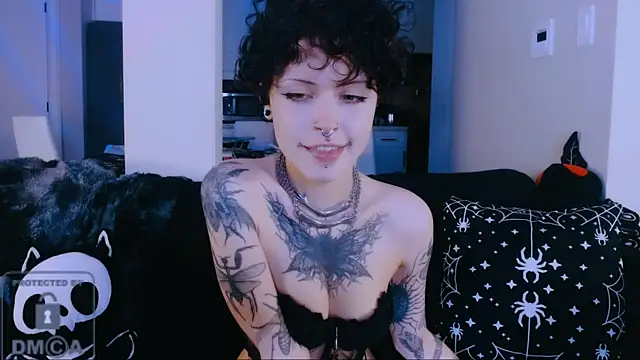 Snapshot of NaughtyLittleFox chatting on 07-07-26, 04:48 NaughtyLittleFox online show from 07-07-26, 04:48