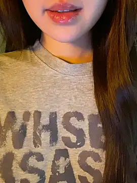 minmin2kk5 online show from 04-19-26, 03:44