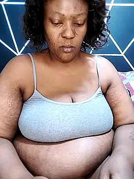 YummyChocolatexx2 online show from 04-18-26, 07:51