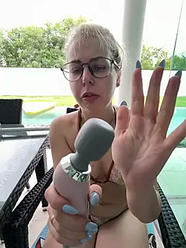 Livewithlucy online show from 08-09-26, 03:55