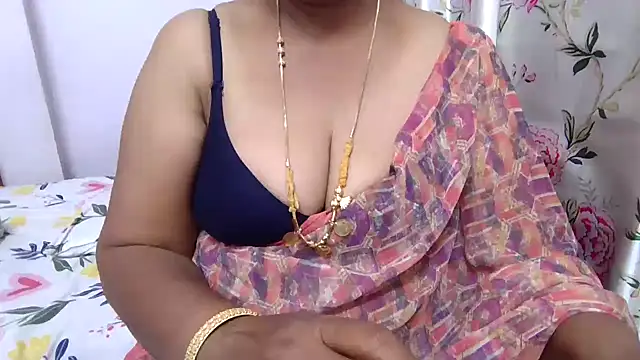 Snapshot of Janavi-janu chatting on 03-09-25, 11:47 Janavi-janu online show from 03-09-25, 11:47