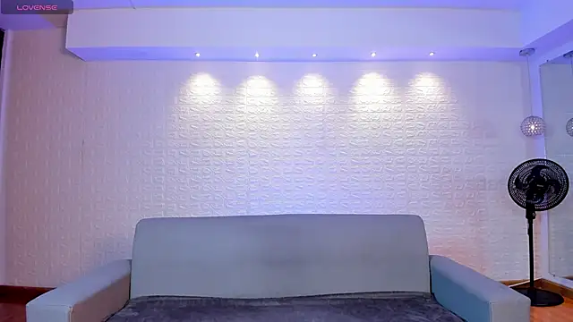 violet scott online show from 03-04-25, 10:46