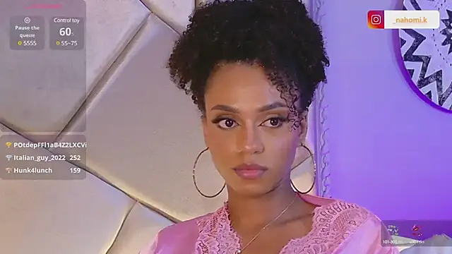 Snapshot of Nahomi_King chatting on 02-14-25, 01:18 Nahomi King online show from 02-14-25, 01:18