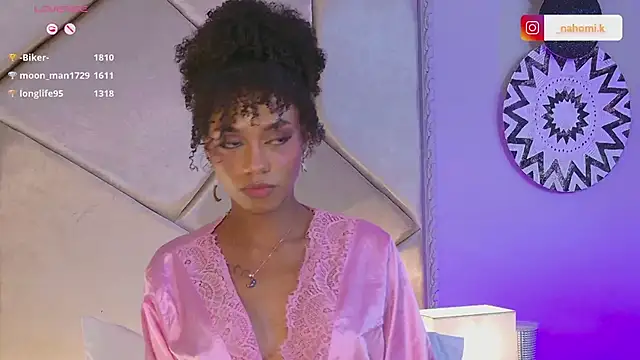 Snapshot of Nahomi_King chatting on 02-22-25, 07:47 Nahomi King online show from 02-22-25, 07:47