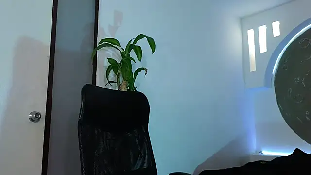 Tatianabr 01 online show from 12-14-25, 05:07