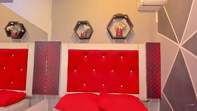 Karoll014 online show from 11-17-25, 12:11