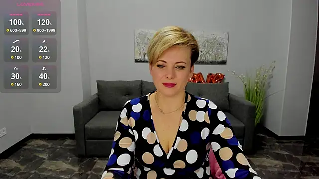 Julia Wilsone online show from 02-18-25, 01:22