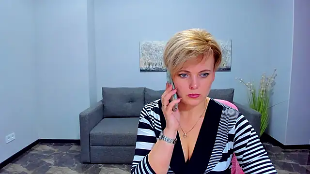 Julia Wilsone online show from 03-13-25, 10:26