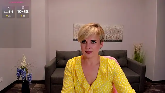 Julia Wilsone online show from 09-17-25, 12:18