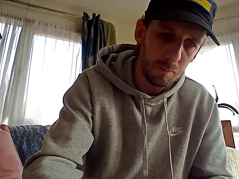 Snapshot of HungKing88 chatting on 01-17-25, 12:31 HungKing88 online show from 01-17-25, 12:31