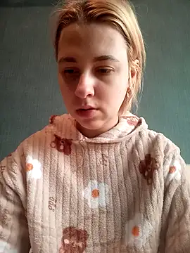 Snapshot of Gussie_Bridie chatting on 02-15-25, 07:27 Gussie Bridie online show from 02-15-25, 07:27