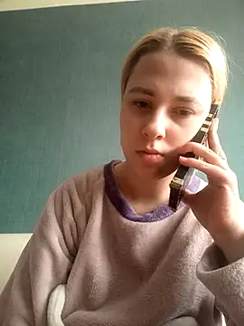 Snapshot of Gussie_Bridie chatting on 03-01-25, 06:24 Gussie Bridie online show from 03-01-25, 06:24
