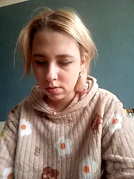 Snapshot of Gussie_Bridie chatting on 03-04-25, 10:24 Gussie Bridie online show from 03-04-25, 10:24