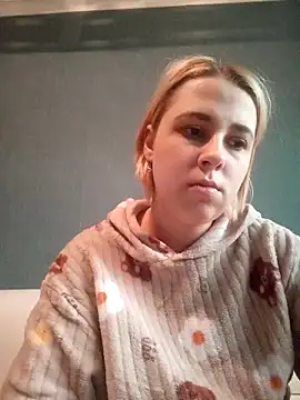 Snapshot of Gussie_Bridie chatting on 03-06-25, 02:18 Gussie Bridie online show from 03-06-25, 02:18