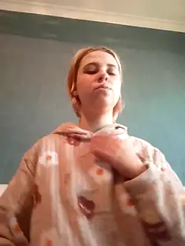 Snapshot of Gussie_Bridie chatting on 03-07-25, 06:57 Gussie Bridie online show from 03-07-25, 06:57