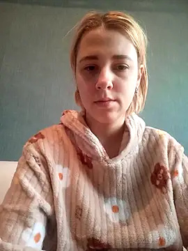 Snapshot of Gussie_Bridie chatting on 03-08-25, 06:54 Gussie Bridie online show from 03-08-25, 06:54