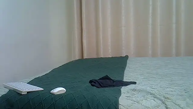 Snapshot of jeyberrie chatting on 06-18-26, 09:30 jeyberrie online show from 06-18-26, 09:30