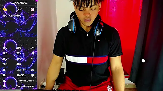 Snapshot of Ares_ttoter chatting on 12-18-24, 03:11 Ares ttoter online show from 12-18-24, 03:11