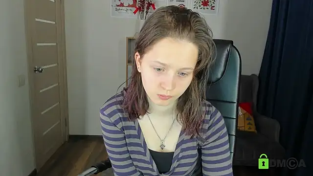 Snapshot of Alina_Mills chatting on 05-16-26, 06:21 Alina Mills online show from 05-16-26, 06:21