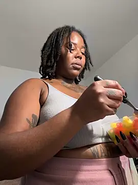 Goddess Nafeesha online show from 11-16-25, 05:18