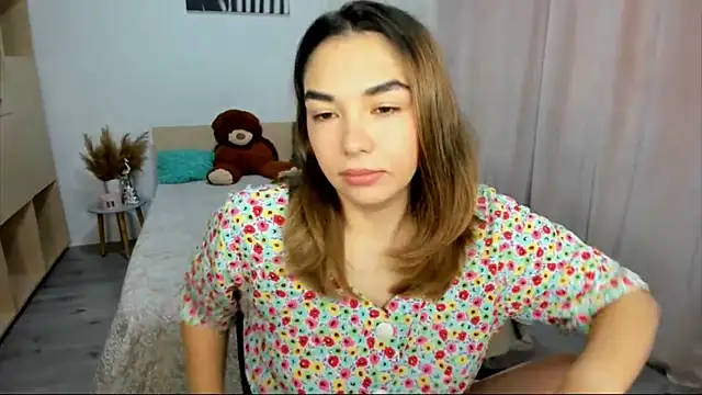 Alexa Dolly12 online show from 11-17-25, 06:41