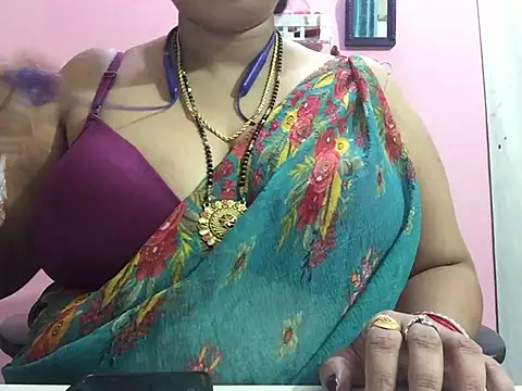 Snapshot of Desi_bhabhiii chatting on 12-12-24, 05:52 Desi bhabhiii online show from 12-12-24, 05:52